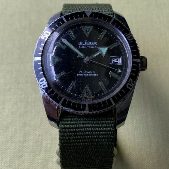 Le Jour Vintage Swiss Skin Dive Watch * Winds, Sets & Runs * ~35-36mm - Picture 2 of 5